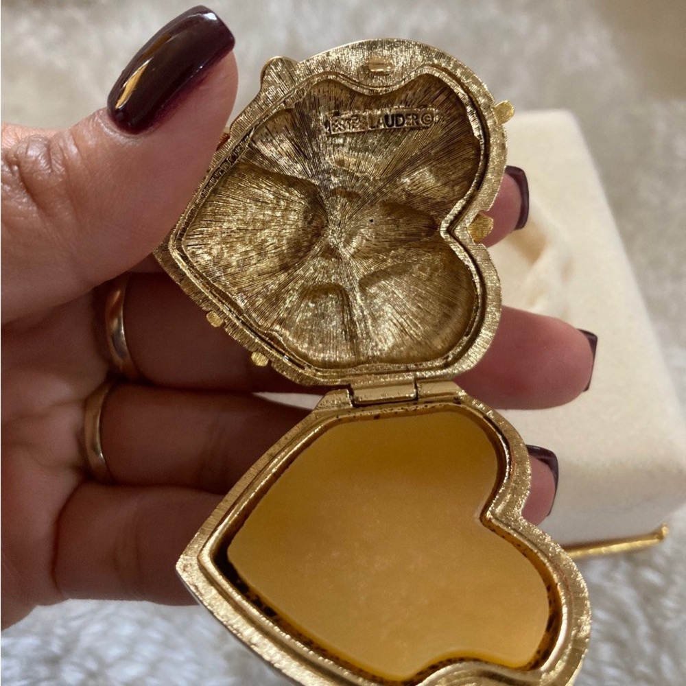 Estee Lauder Solid Compact "Chained Heart" - image 5